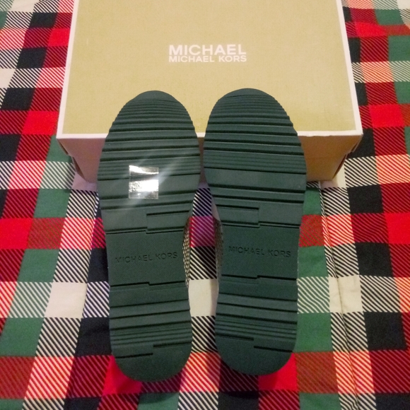 Michael Kors Allie Wrap Trainer - Picture 6 of 10